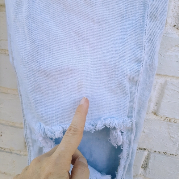 American Eagle Mom Jeans Lightwash size 0 - Picture 8 of 8